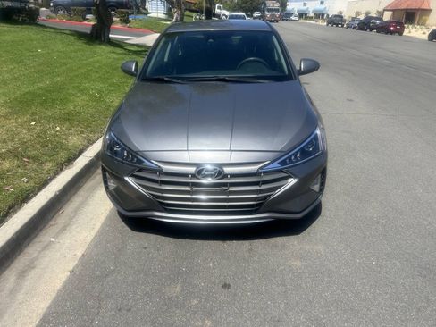 Used 2019 Hyundai Elantra SEL w/ Cargo Package FWD image 1