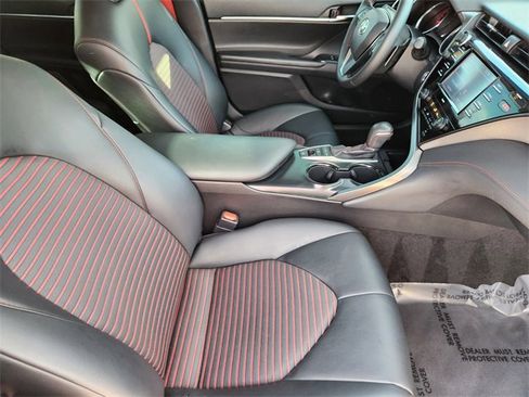 Used 2020 Toyota Camry XSE image 14