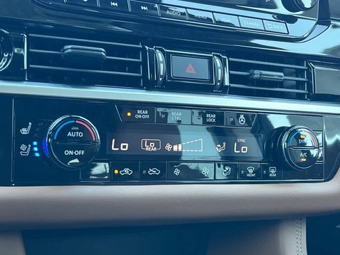 New 2025 Nissan Pathfinder Platinum image 24