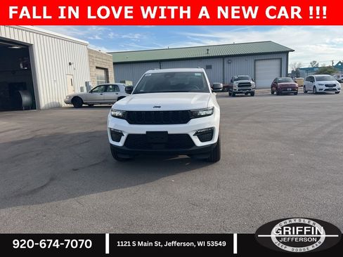 New 2025 Jeep Grand Cherokee Limited w/ Black Appearance Package image 4