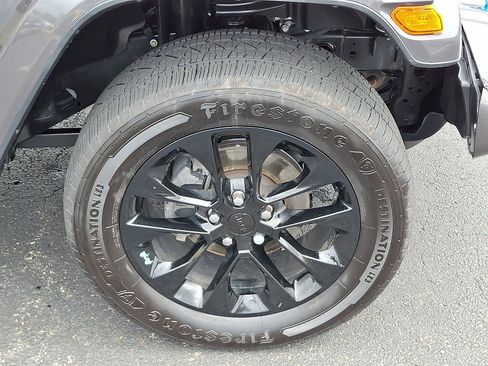 Used 2021 Jeep Wrangler Unlimited Sahara AWD/4WD image 8
