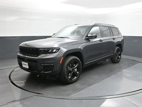 New 2025 Jeep Grand Cherokee L Limited w/ Black Appearance Package image 34
