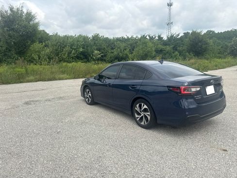 Used 2024 Subaru Legacy Premium AWD/4WD image 8