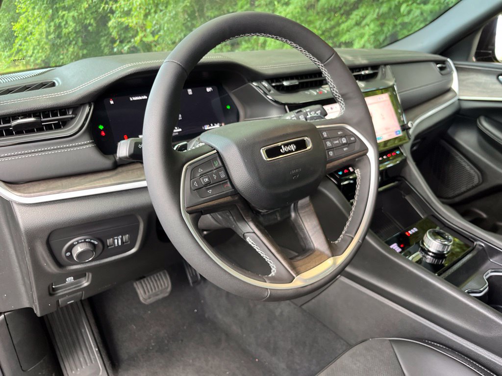 New 2026 Jeep Grand Cherokee Altitude AWD/4WD image 3