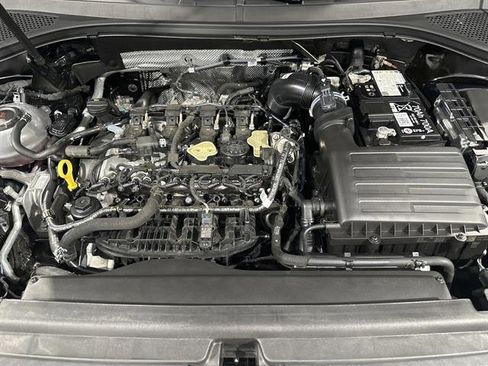 Certified 2024 Volkswagen Tiguan SE R-Line image 42