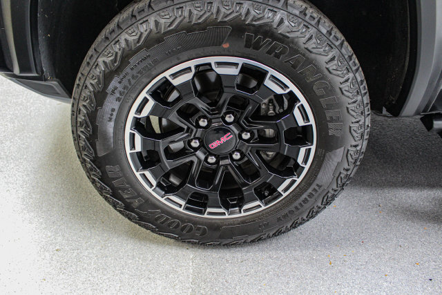 Used 2026 GMC Canyon AT4 w/ Technology Plus Package AWD/4WD image 28