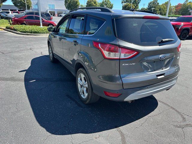 Used 2015 Ford Escape SE w/ Equipment Group 201A AWD/4WD image 2
