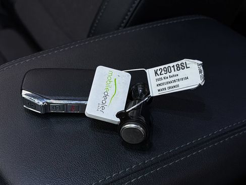 Certified 2025 Kia Seltos S FWD image 27
