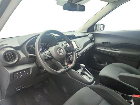 Used 2023 Nissan Kicks S image 12