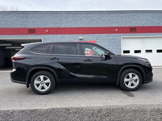 Used 2024 Toyota Highlander LE AWD/4WD video 2