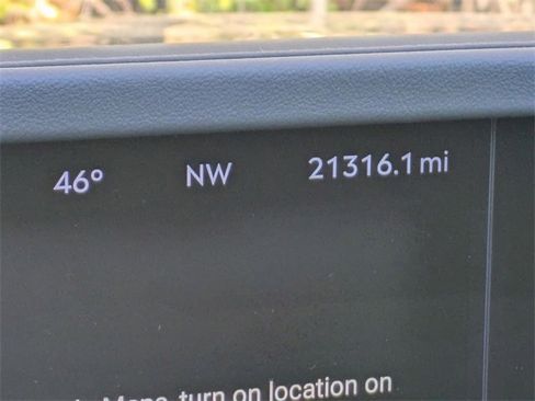 Used 2024 Lincoln Nautilus Premier image 12