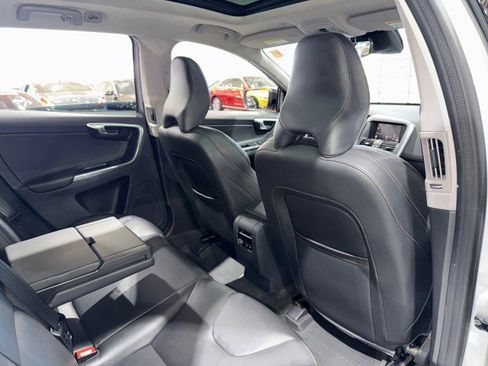 Used 2017 Volvo XC60 T6 Dynamic w/ Climate Package image 59