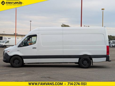 Used 2024 Mercedes-Benz eSprinter 170 Cargo image 4