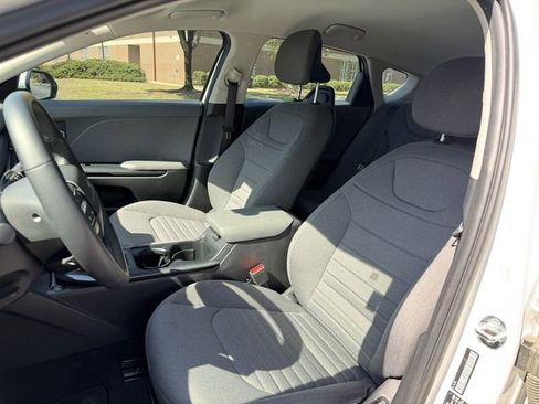 Certified 2025 Kia K4 EX FWD image 5