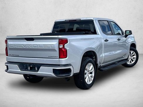 Used 2022 Chevrolet Silverado 1500 Custom image 2