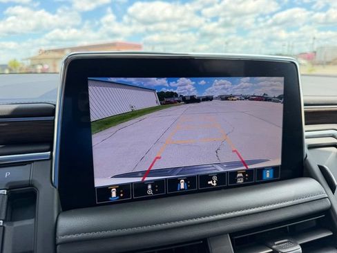 Used 2021 Chevrolet Tahoe LT w/ LT Signature Package AWD/4WD image 24