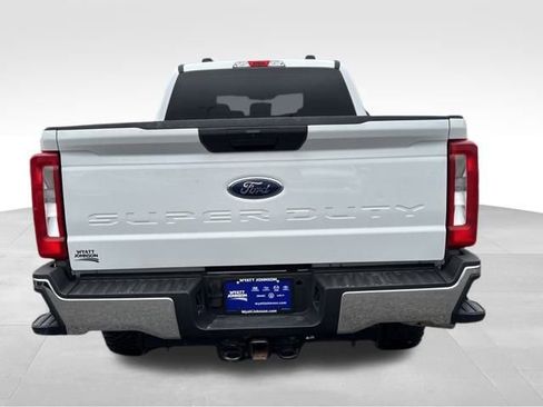 Used 2024 Ford F250 XLT w/ FX4 Off-Road Package image 4