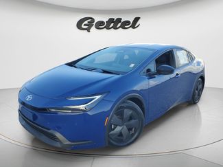 Used 2025 Toyota Prius LE video 1