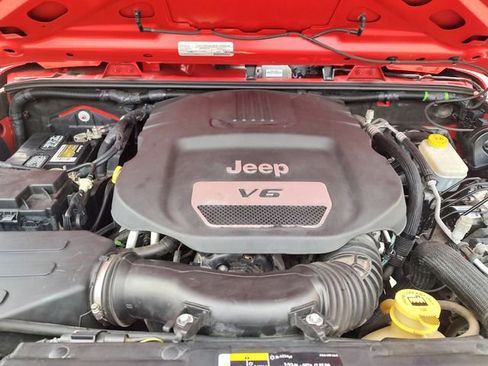 Certified 2018 Jeep Wrangler Unlimited Sport S image 29