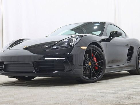 Used 2019 Porsche 718 Cayman S image 8