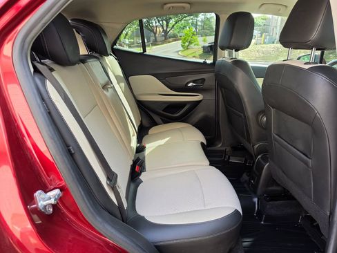 Used 2022 Buick Encore Preferred w/ Safety Package image 42