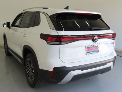 New 2025 Volkswagen Tiguan S image 7