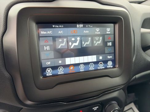 Used 2019 Jeep Renegade Latitude w/ Popular Equipment Group image 26