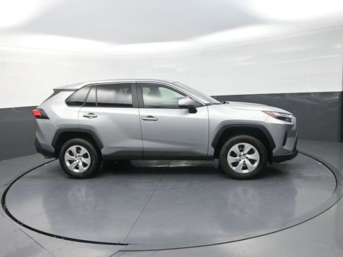 Used 2025 Toyota RAV4 LE AWD/4WD image 13