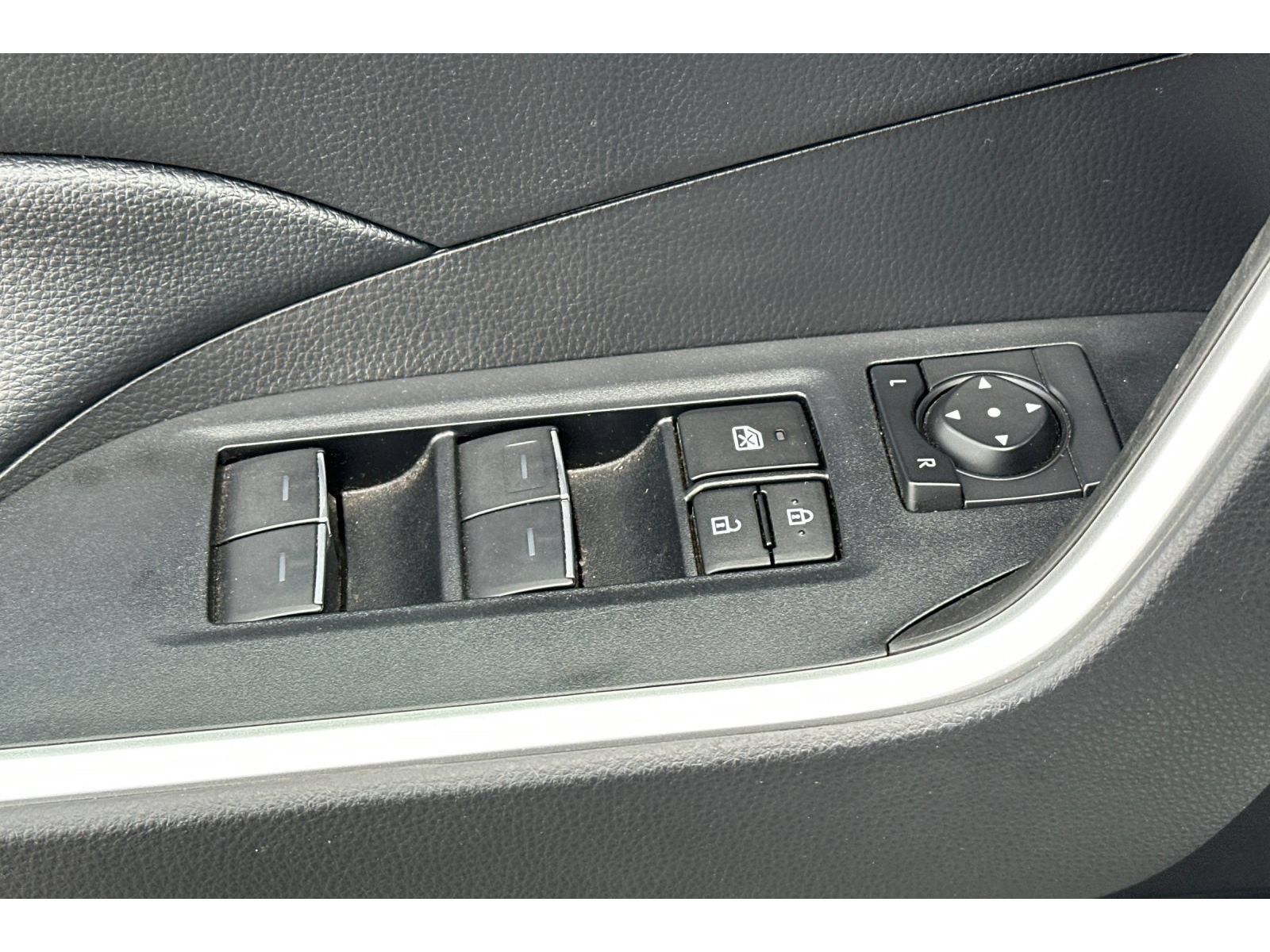 Used 2022 Toyota RAV4 XLE Premium FWD image 12
