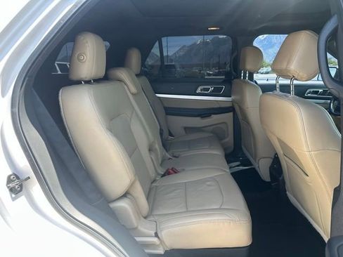 Used 2017 Ford Explorer XLT w/ Equipment Group 202A FWD image 15