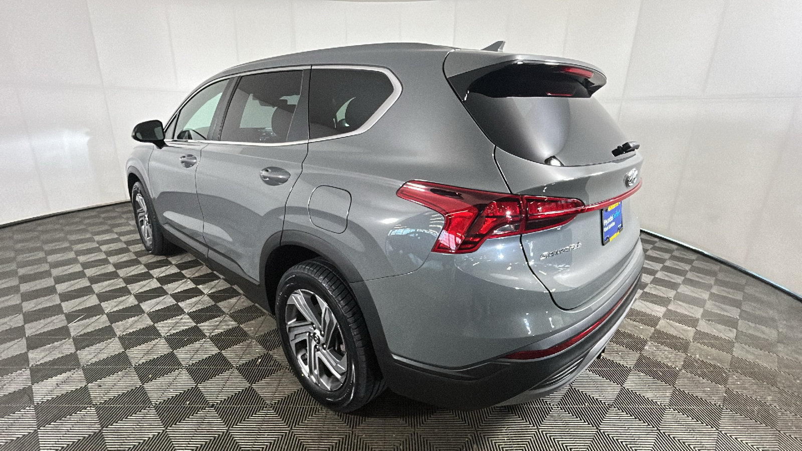 Certified 2023 Hyundai Santa Fe SE FWD image 5