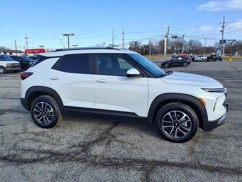 Used 2025 Chevrolet TrailBlazer LT image 9