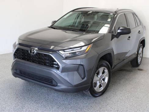 Used 2025 Toyota RAV4 LE AWD/4WD image 2