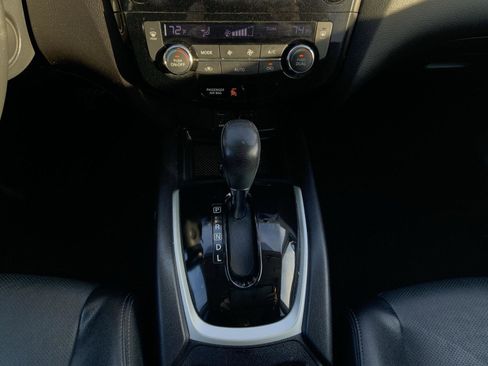 Used 2016 Nissan Rogue SL w/ SL Premium Package image 42