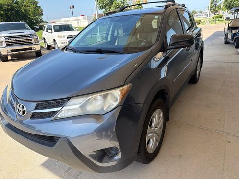 Used 2013 Toyota RAV4 LE FWD image 1