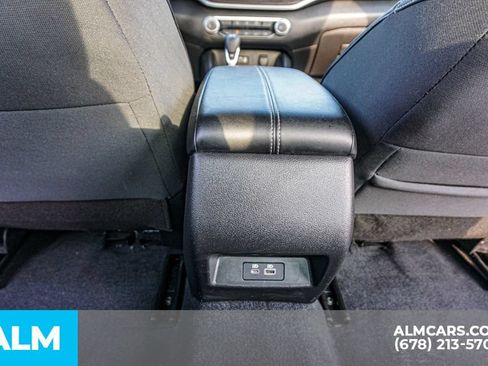Used 2025 Nissan Altima 2.5 SV FWD image 31