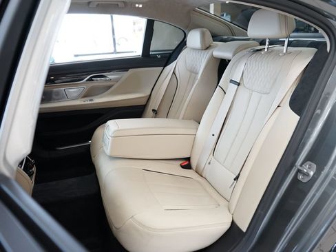 Used 2018 BMW 750i xDrive AWD/4WD image 60