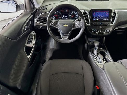 Used 2024 Chevrolet Malibu LT image 19
