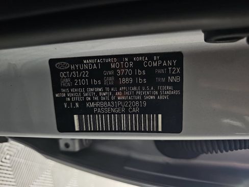 Used 2023 Hyundai Venue SE FWD image 30