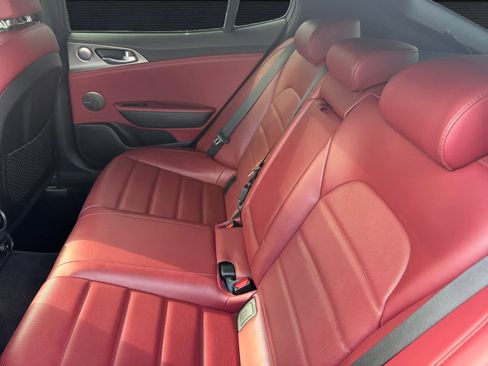 Used 2018 Kia Stinger GT2 image 15