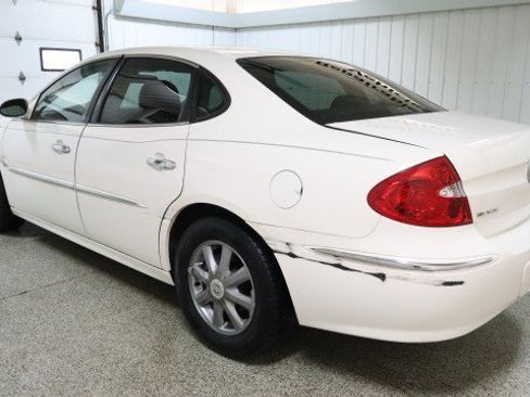 Used 2009 Buick LaCrosse CXL image 3