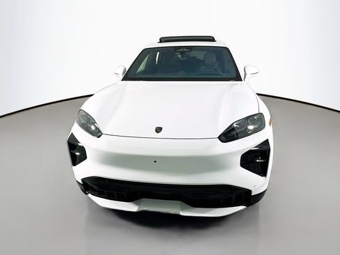 New 2026 Porsche Cayenne Turbo AWD/4WD image 6