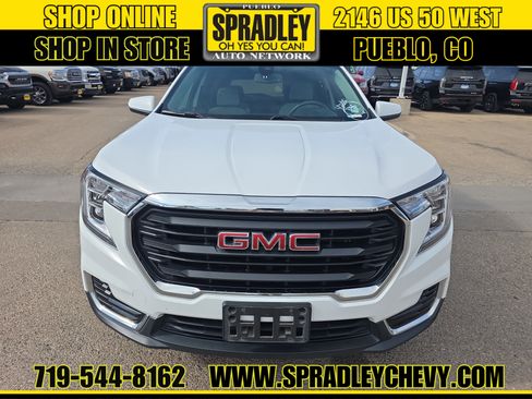 Used 2022 GMC Terrain SLE w/ Driver Convenience Package AWD/4WD image 2