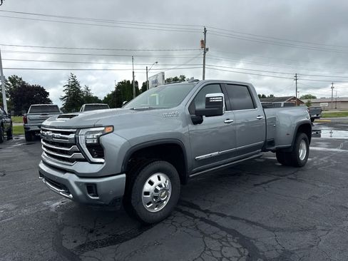 Certified 2025 Chevrolet Silverado 3500 High Country w/ Technology Package AWD/4WD image 1
