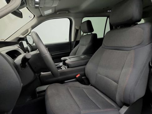 Used 2025 Ford Expedition Active RWD image 19