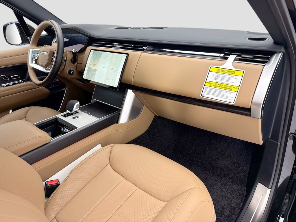 New 2026 Land Rover Range Rover Long Wheelbase SE AWD/4WD image 16