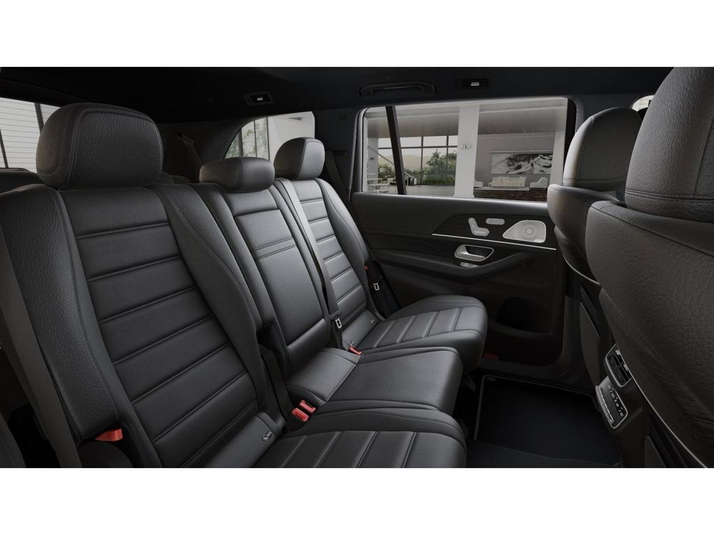 Certified 2026 Mercedes-Benz GLS 450 4MATIC image 5
