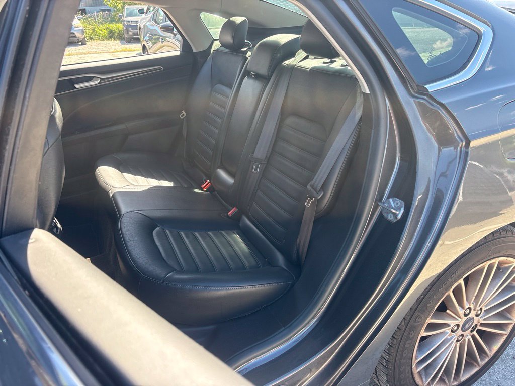 Used 2015 Ford Fusion SE w/ Equipment Group 202A FWD image 14