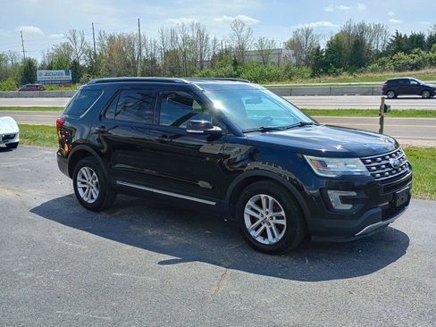 Used 2016 Ford Explorer XLT FWD image 7