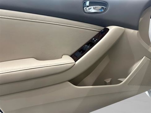 Used 2011 Nissan Altima 2.5 SL w/ 2.5SL Pkg FWD image 11